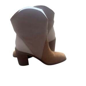 Ccocci Kendall Tri-Tone Bootie Women's 6.5 Camel Taupe Beige NIB